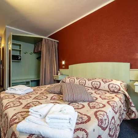 Astoria 3*